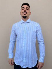 Camicia in lino rigata cielo