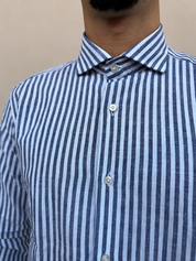 Camicia in lino rigata blu