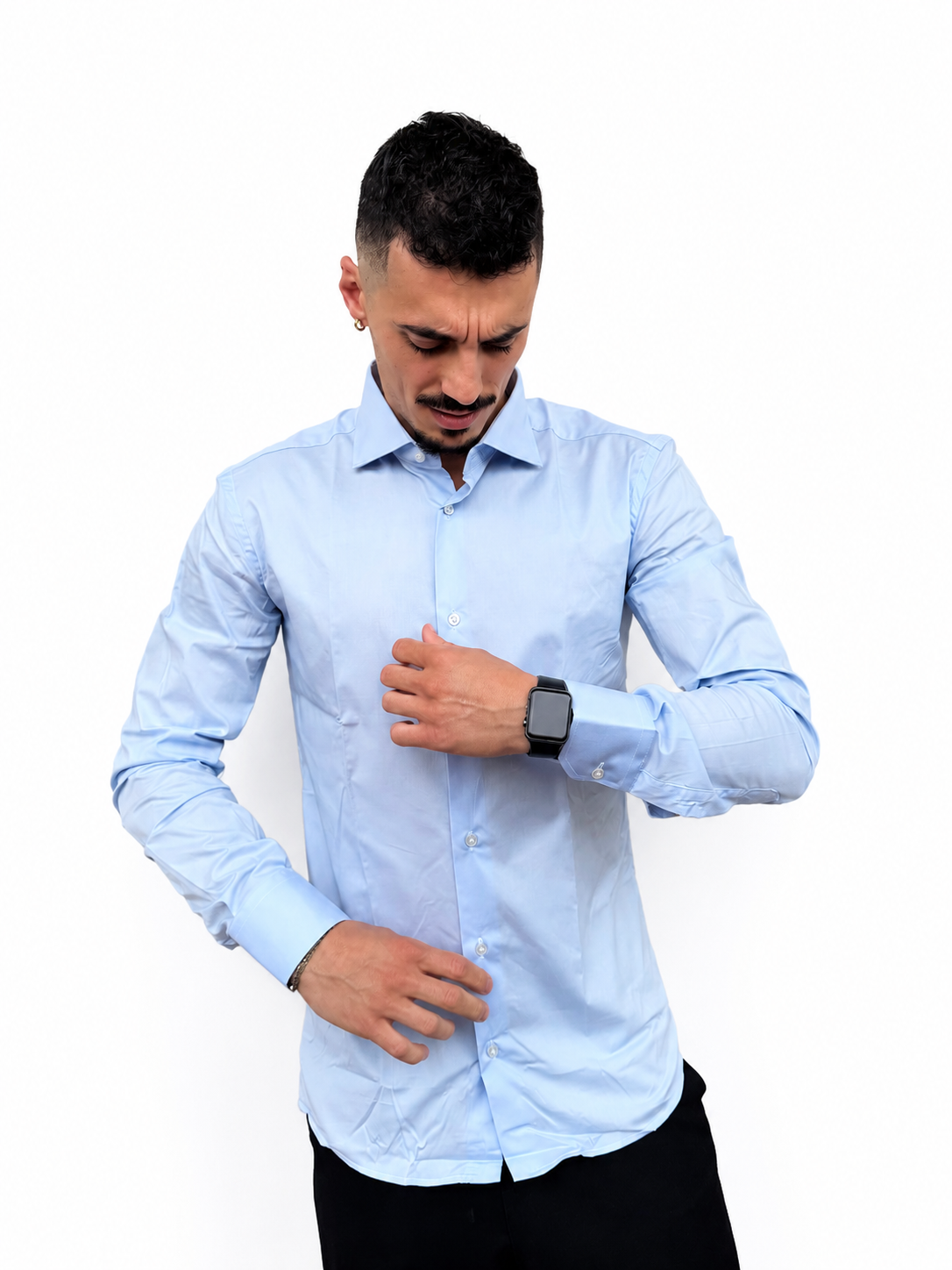Camicia tinta unita colore cielo e modello regular-slim